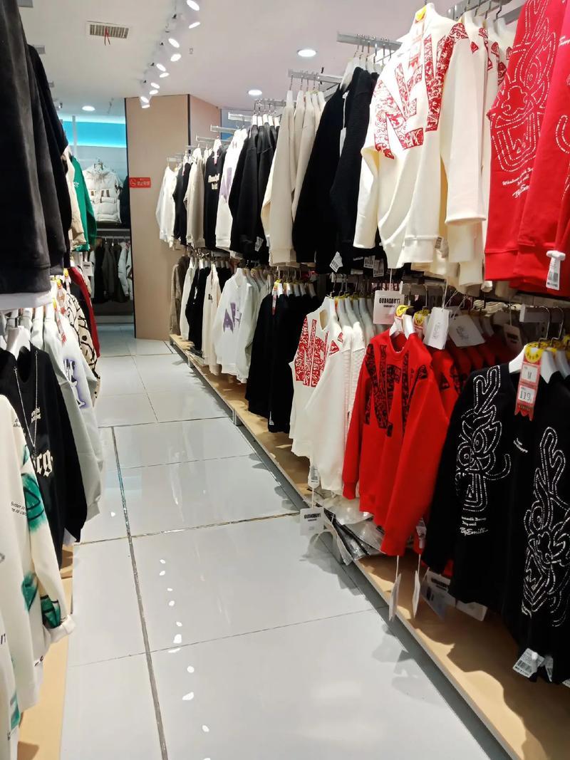 重慶5元尾貨服裝批發(fā)市場全攻略 新手進(jìn)貨寶典與淘貨地圖